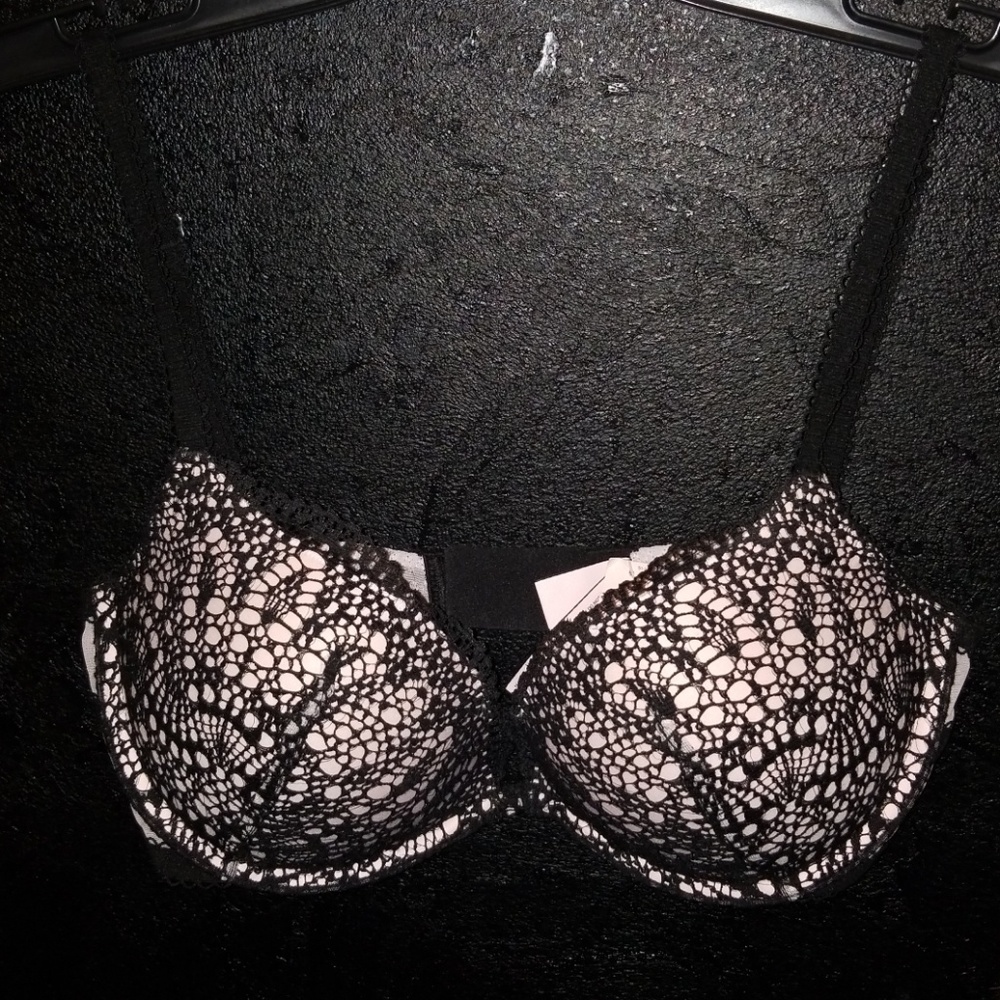 NWT Victoria's Secret bra